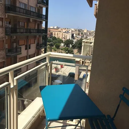 Oda ve Kahvaltı Elle Taranto