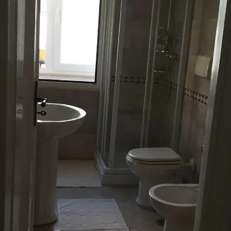 Oda ve Kahvaltı Elle Taranto