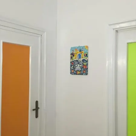Oda ve Kahvaltı Elle Taranto